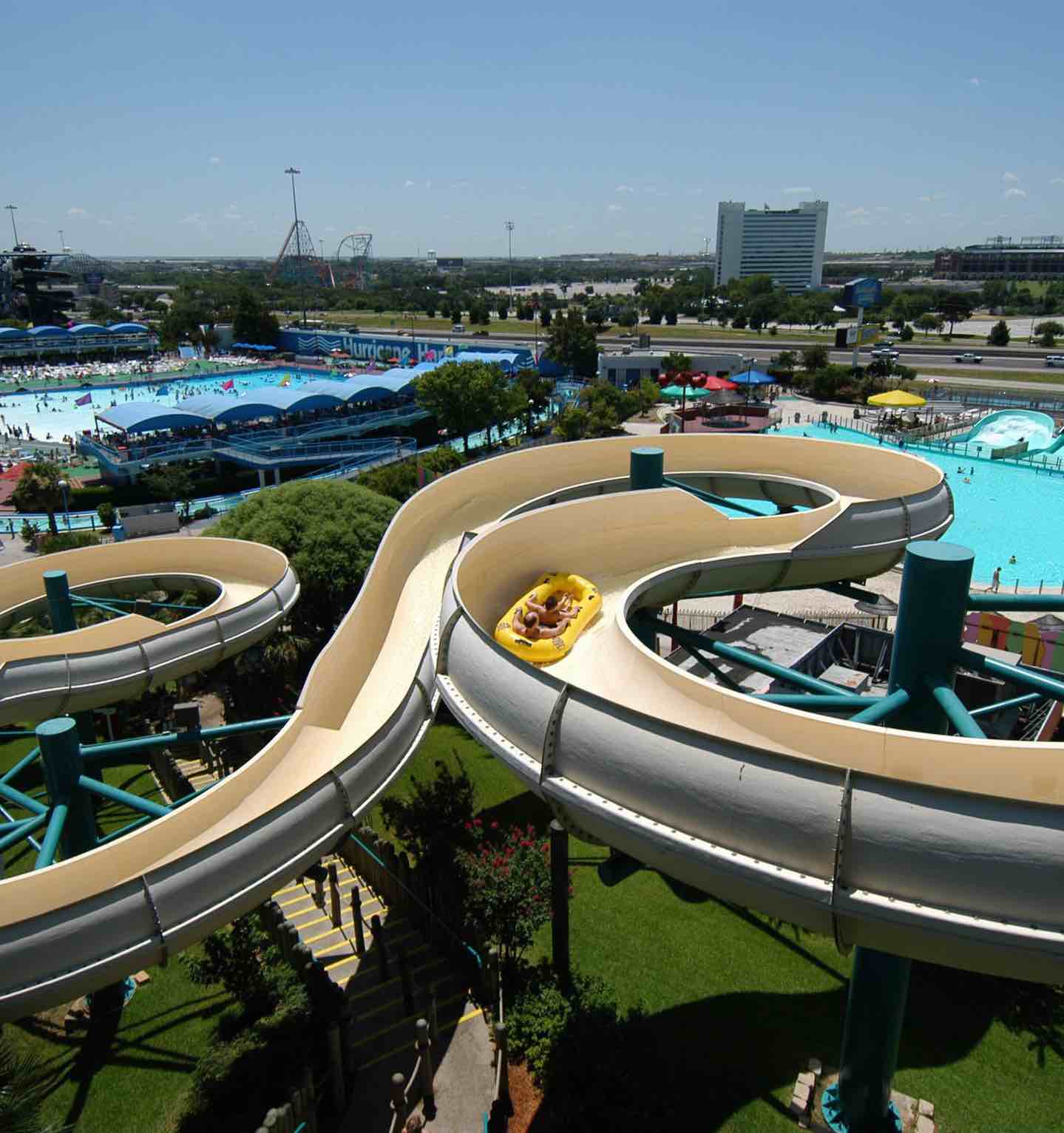 Family Rides - Hurricane Harbor Arlington