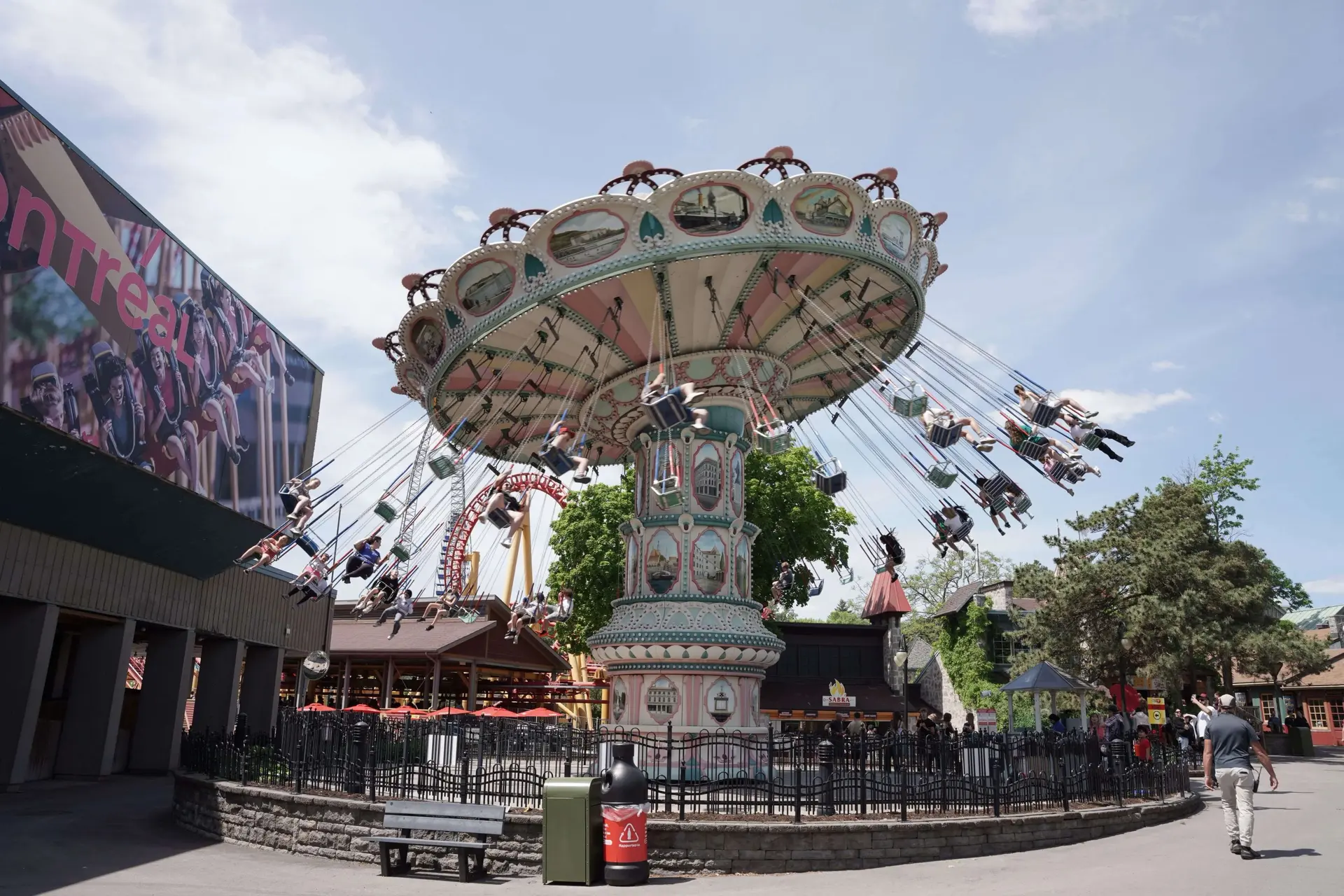 Le manège Tour de Ville à La Ronde