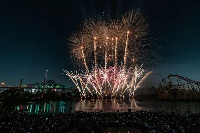 Feux d’artifice lors de L’International des Feux Loto-Québec à La Ronde
