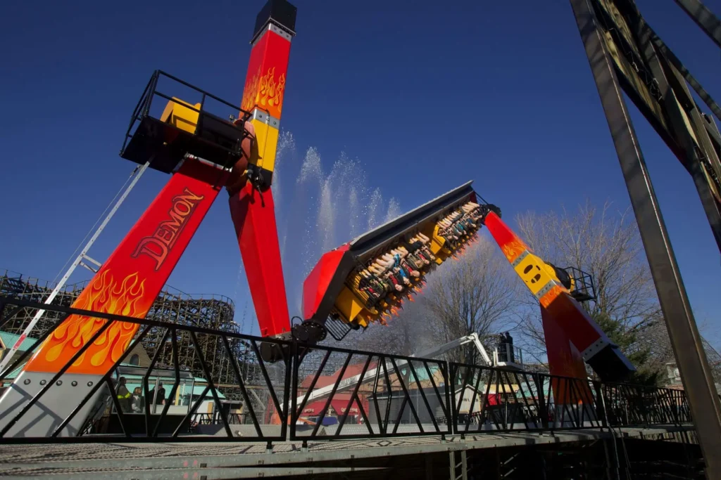 Démon ride at La Ronde
