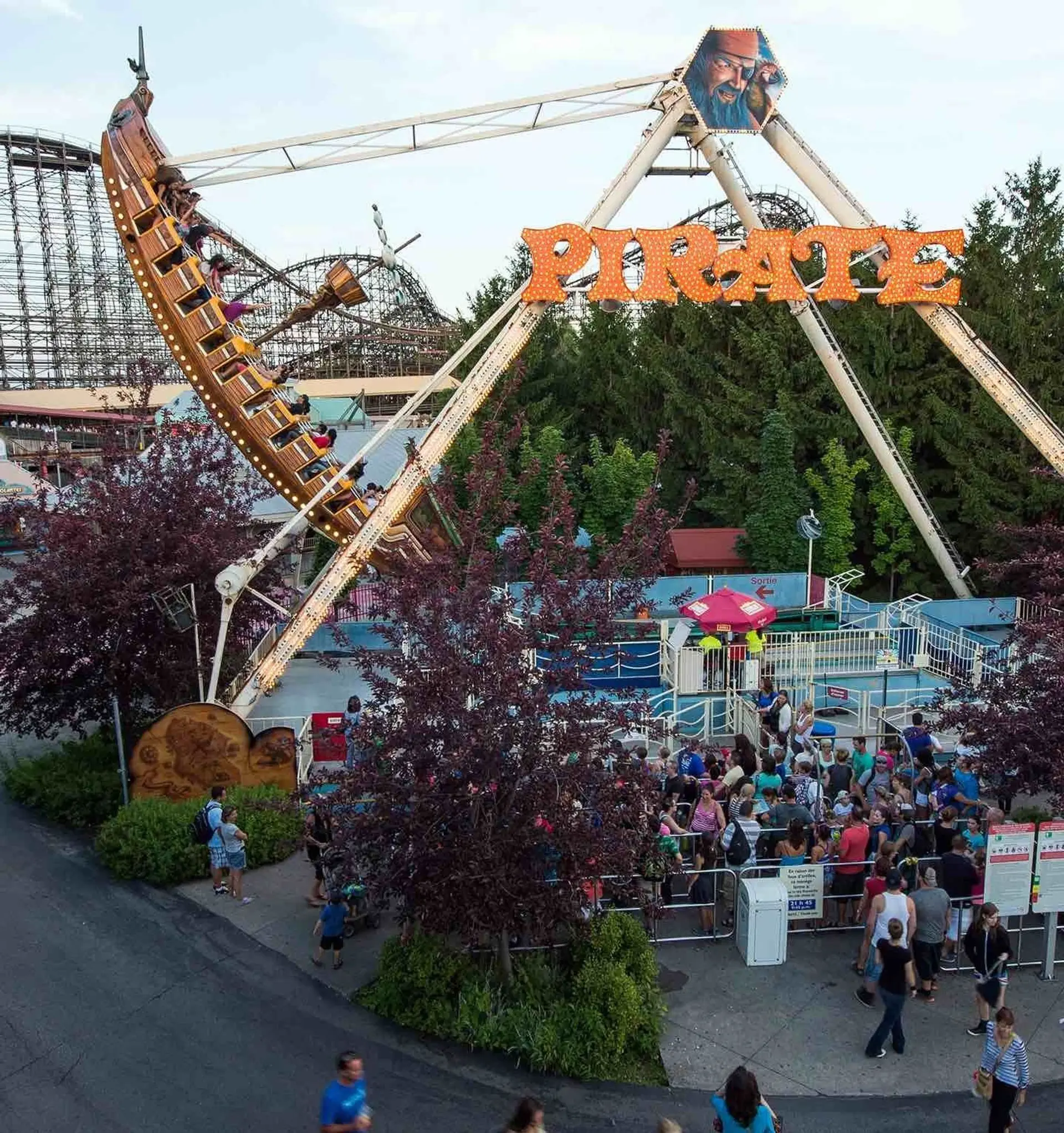 Le manège Pirate Ship Copy à La Ronde