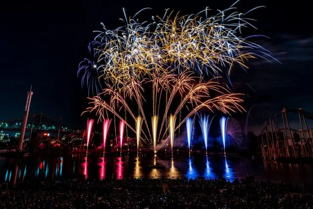 Feux d’artifice lors de L’International des Feux Loto-Québec à La Ronde