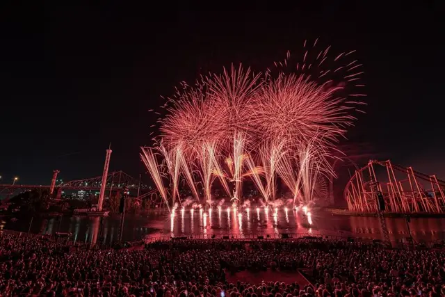 Feux d’artifice lors de L’International des Feux Loto-Québec à La Ronde