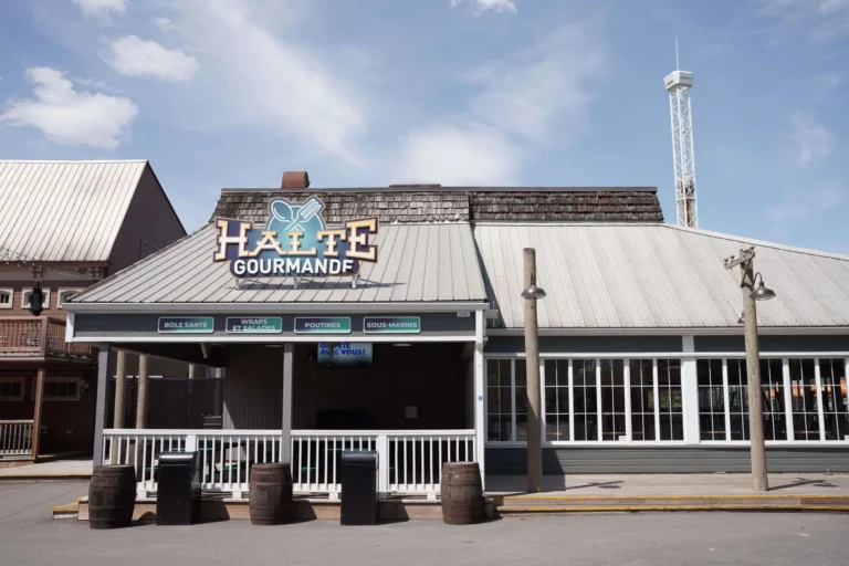 Halte Gourmande – MTL Poutine & Co. restaurant at La Ronde