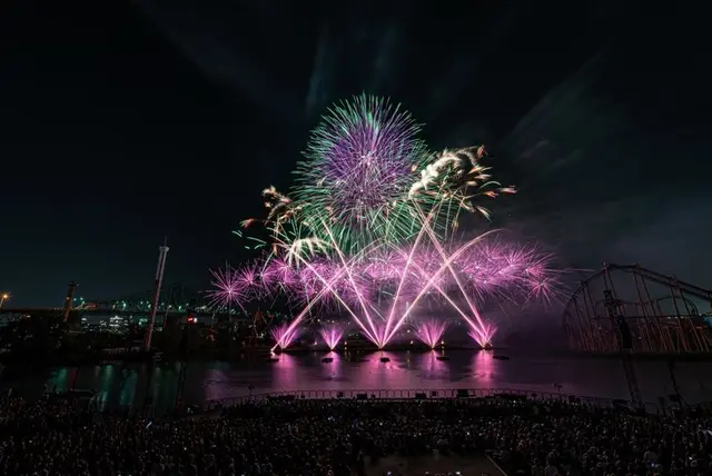 Feux d’artifice lors de L’International des Feux Loto-Québec à La Ronde