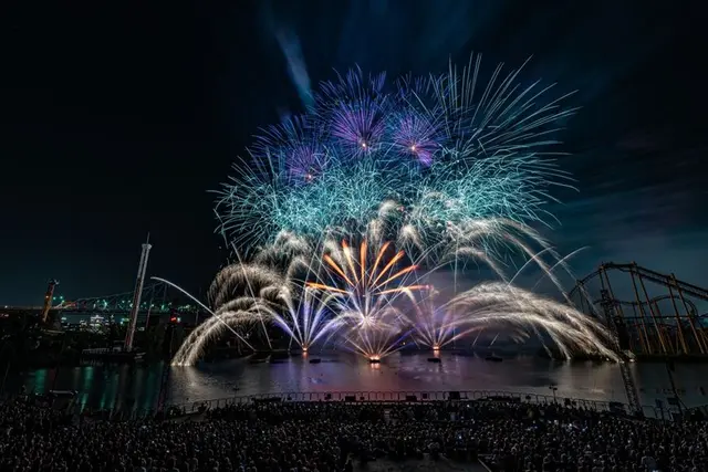 Feux d’artifice lors de L’International des Feux Loto-Québec à La Ronde